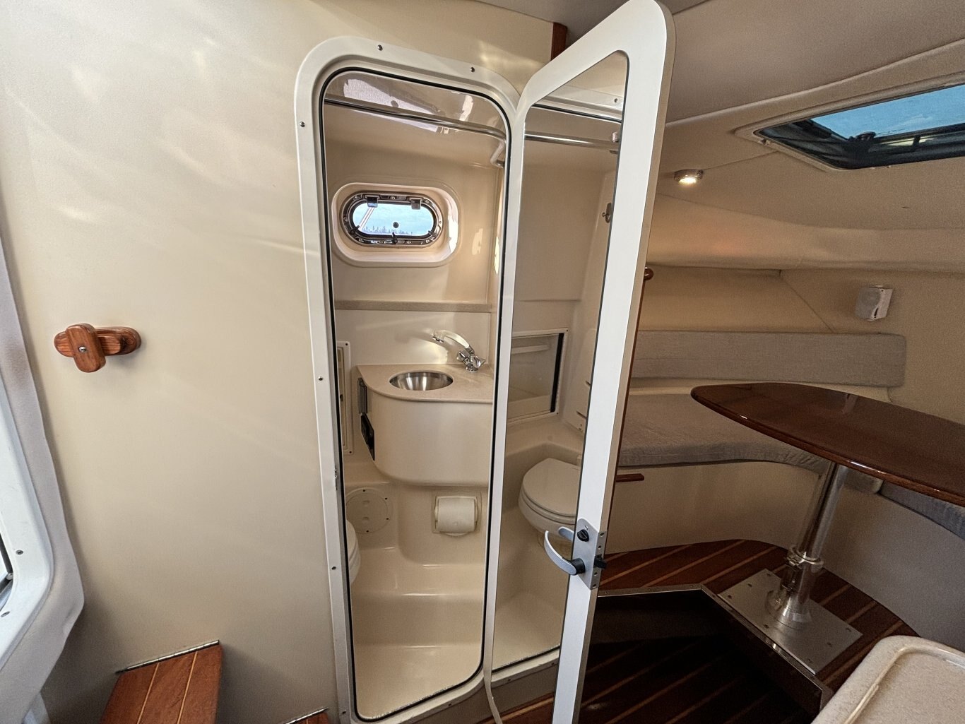 2006 Pursuit 3070 Offshore