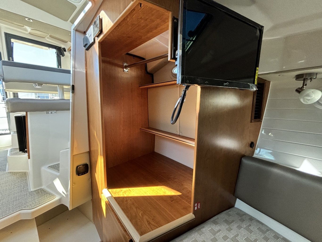 2026 Cutwater C 288 Coupe