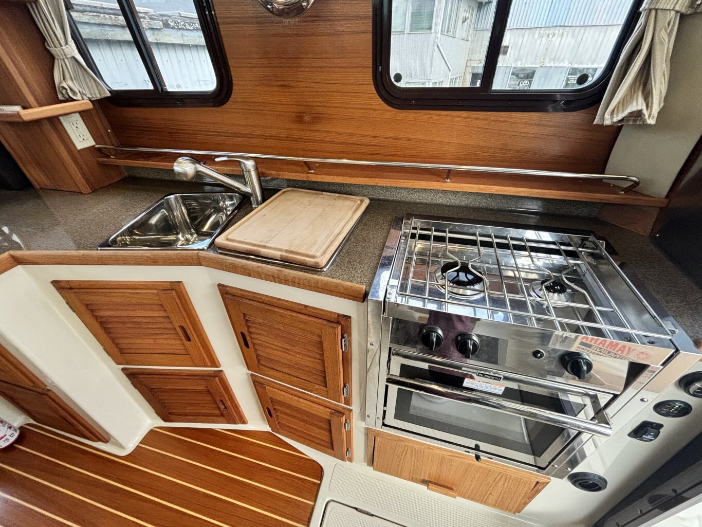 2021 Ranger Tugs R 31 CB