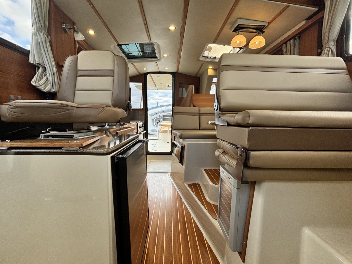 2021 Ranger Tugs R 31 CB