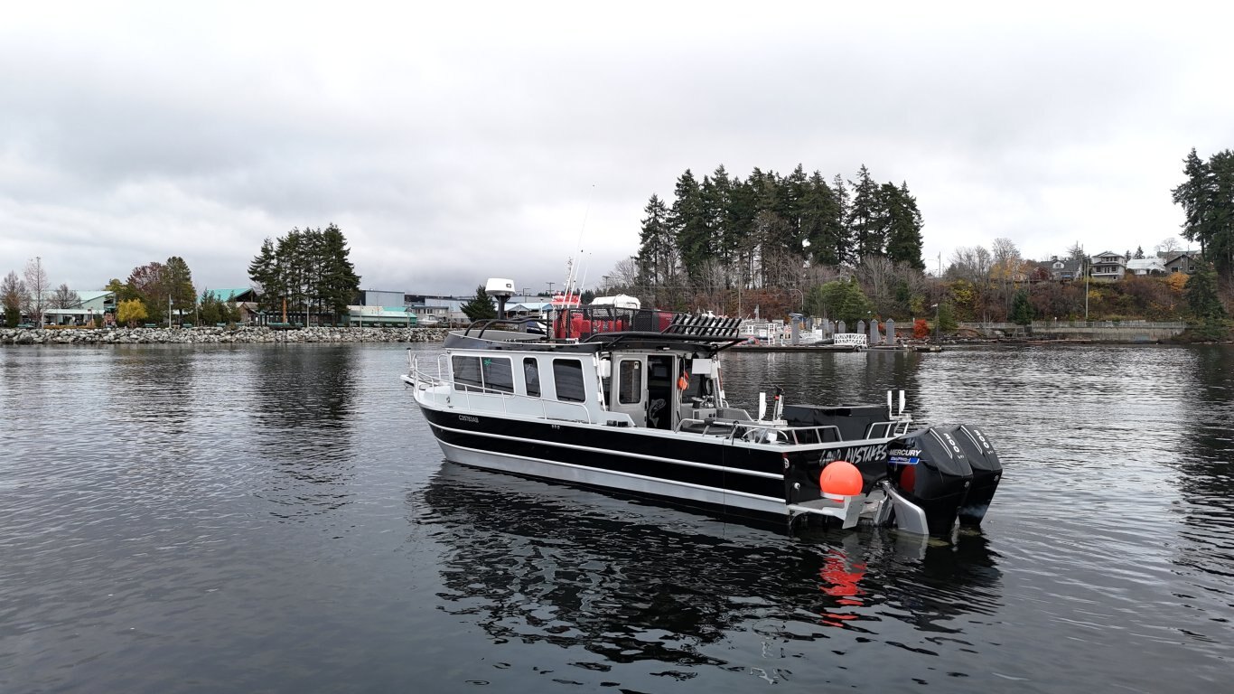 2013 Thunder Jet 32 Pilot Offshore