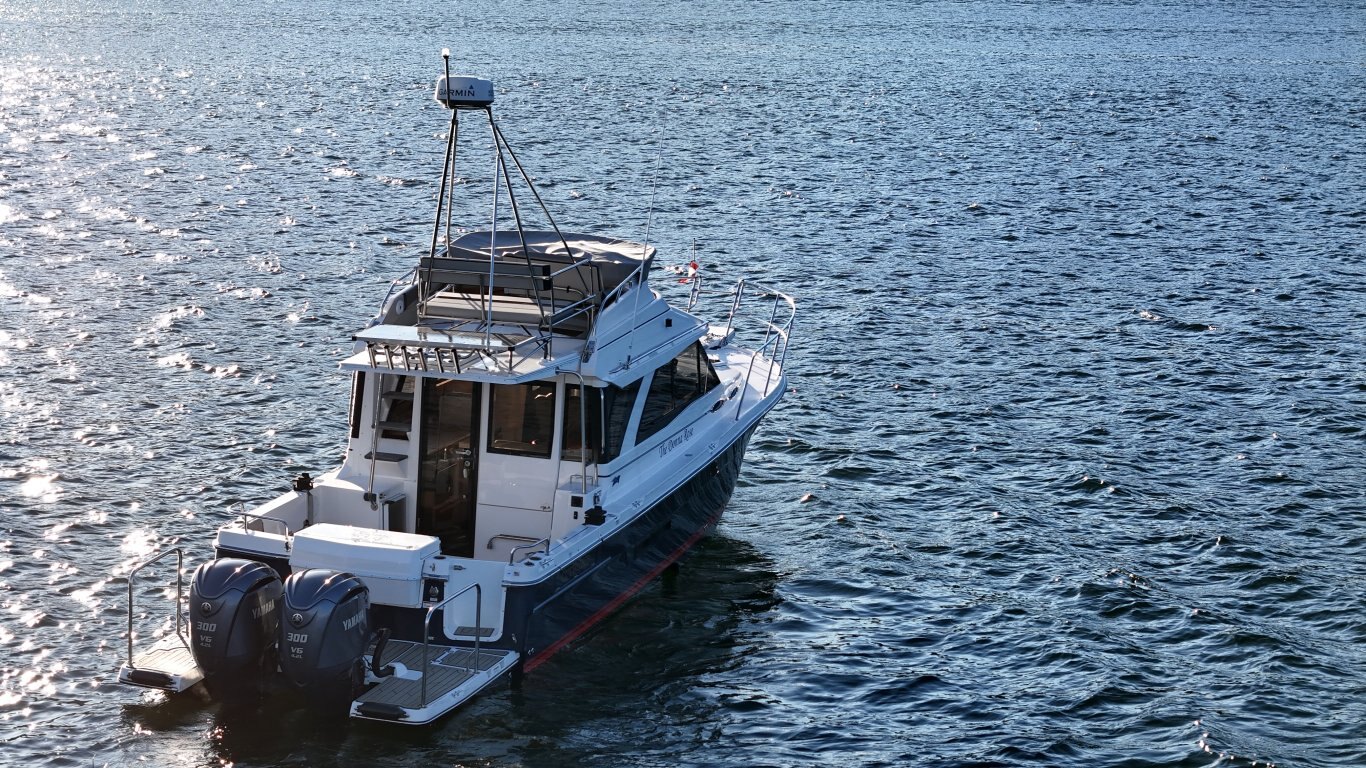 2022 Cutwater C 32 CB