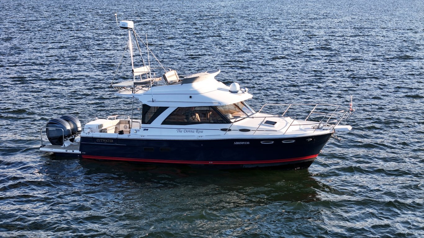 2022 Cutwater C 32 CB