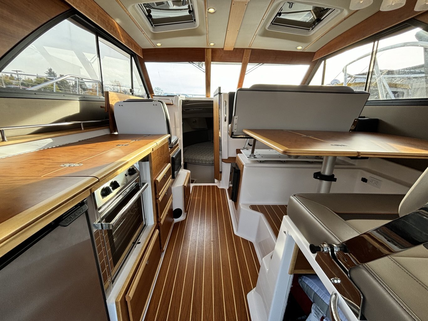 2022 Cutwater C 32 CB