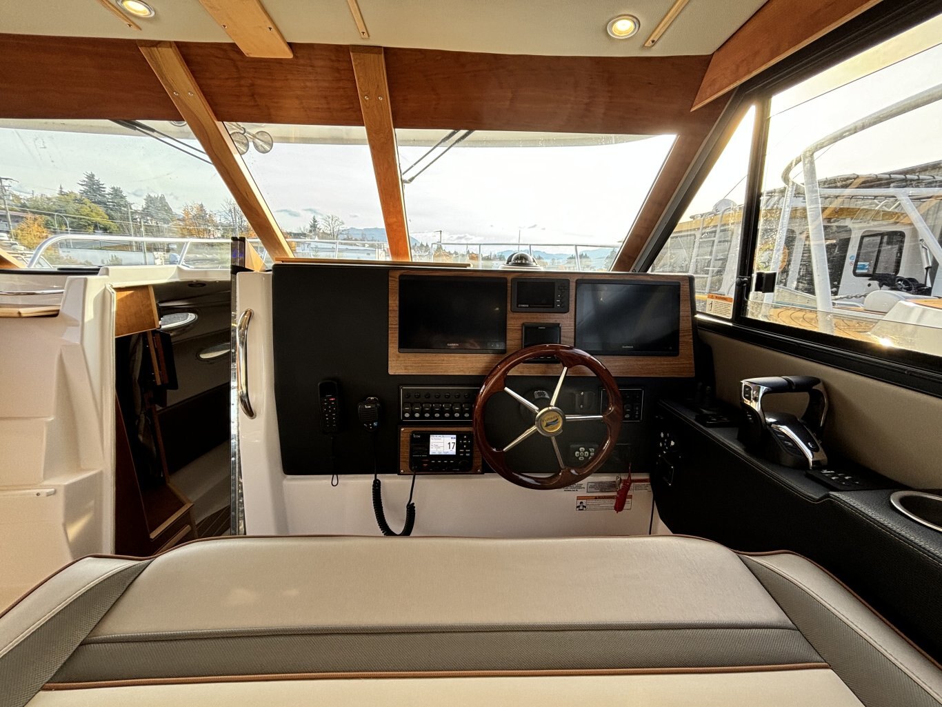 2022 Cutwater C 32 CB