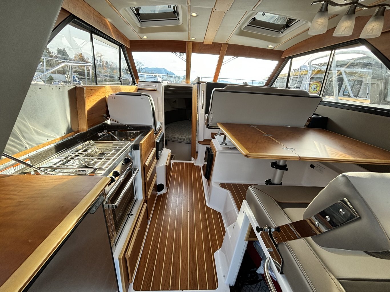 2022 Cutwater C 32 CB