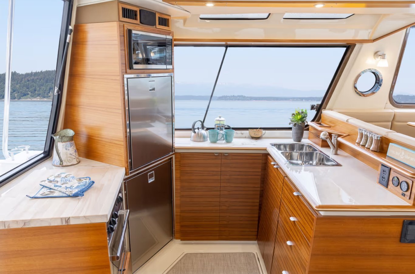 2026 Ranger Tugs R 43 CB