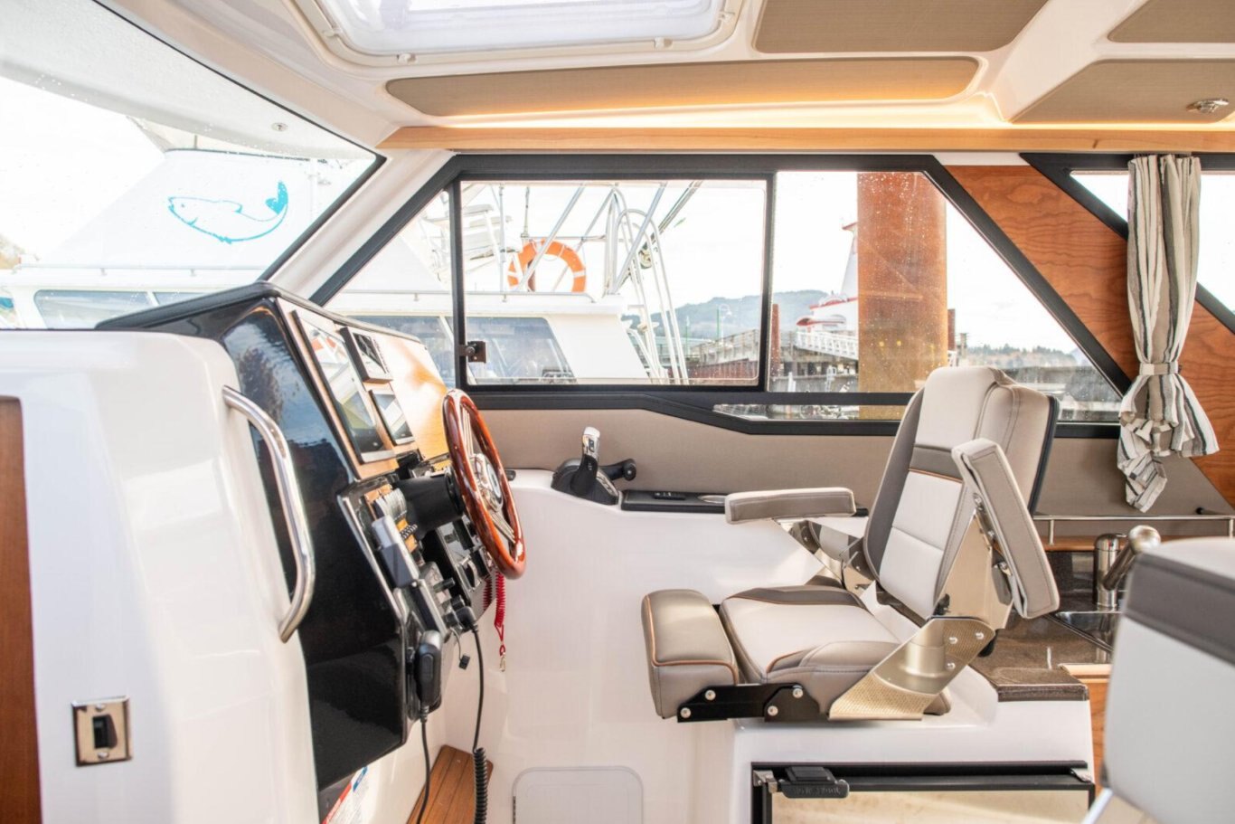 2025 Cutwater C 288 Coupe