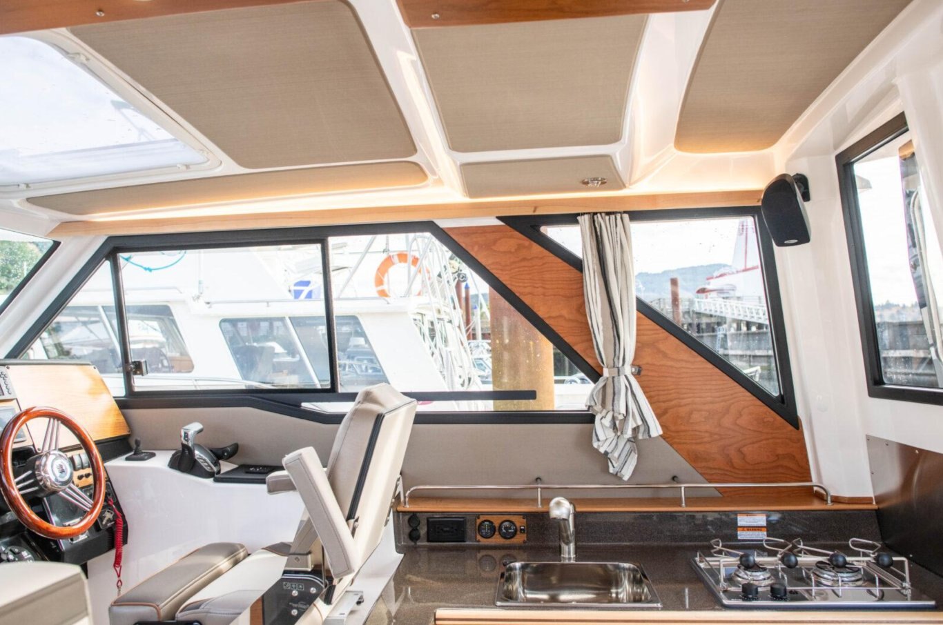 2025 Cutwater C 288 Coupe