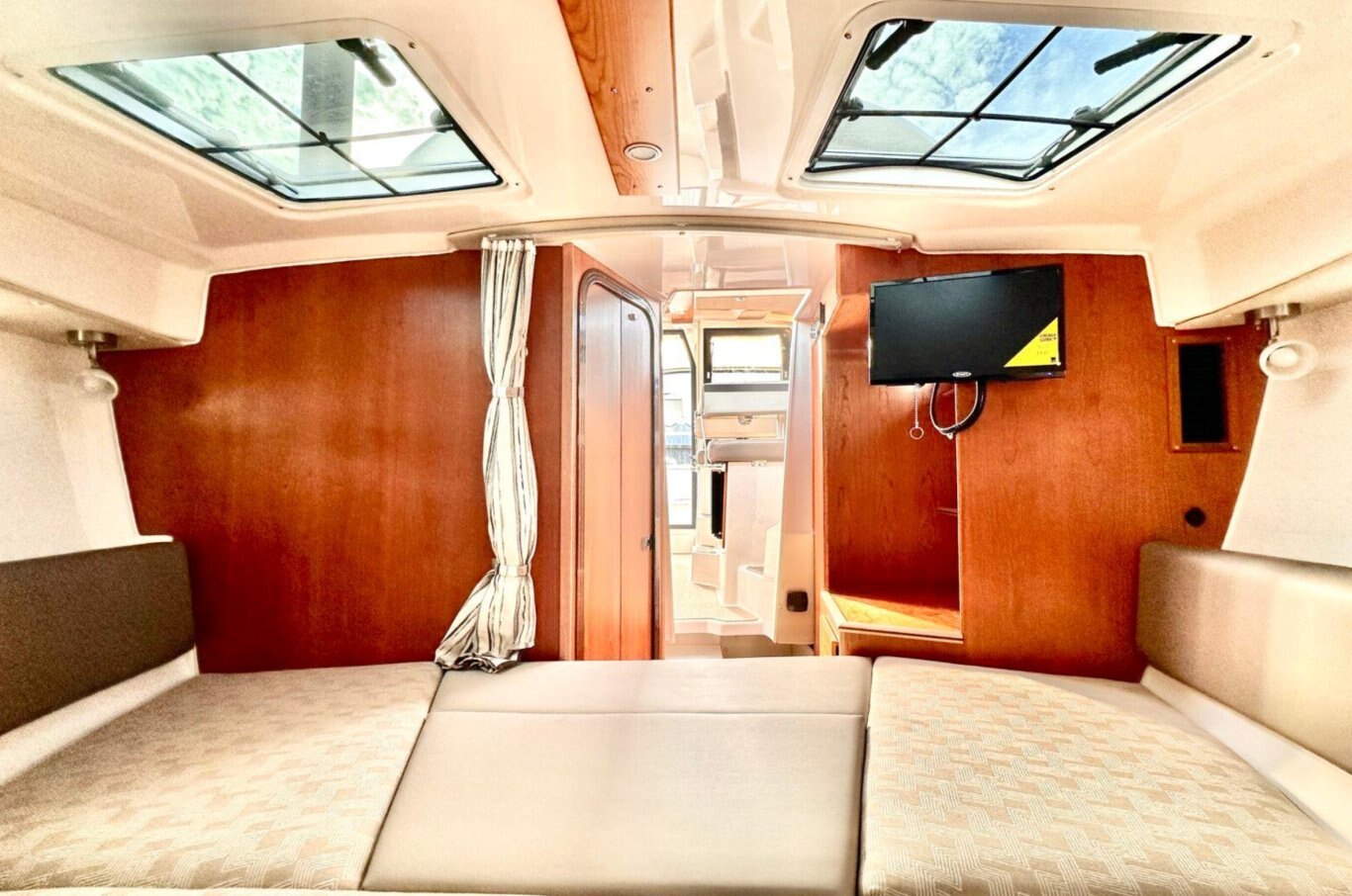 2025 Cutwater C 288 Coupe