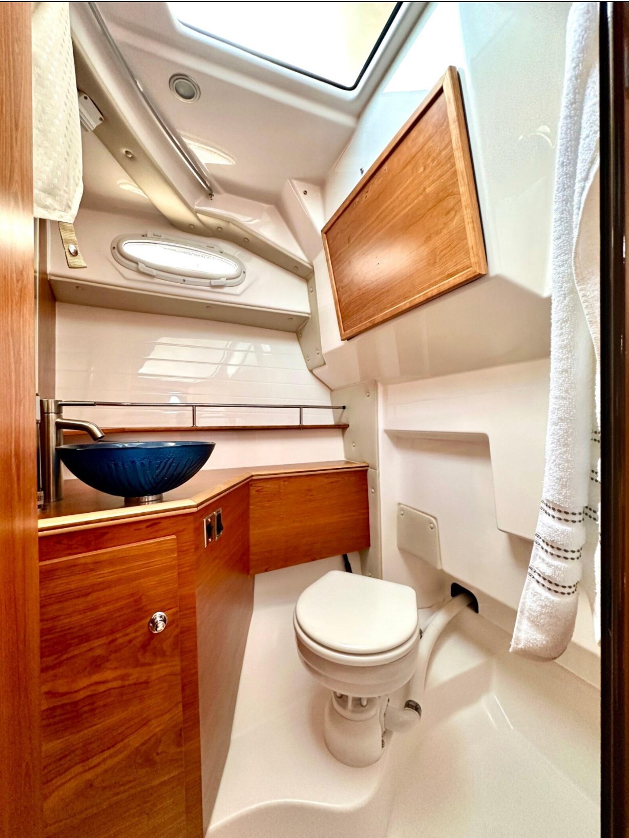 2025 Cutwater C 288 Coupe