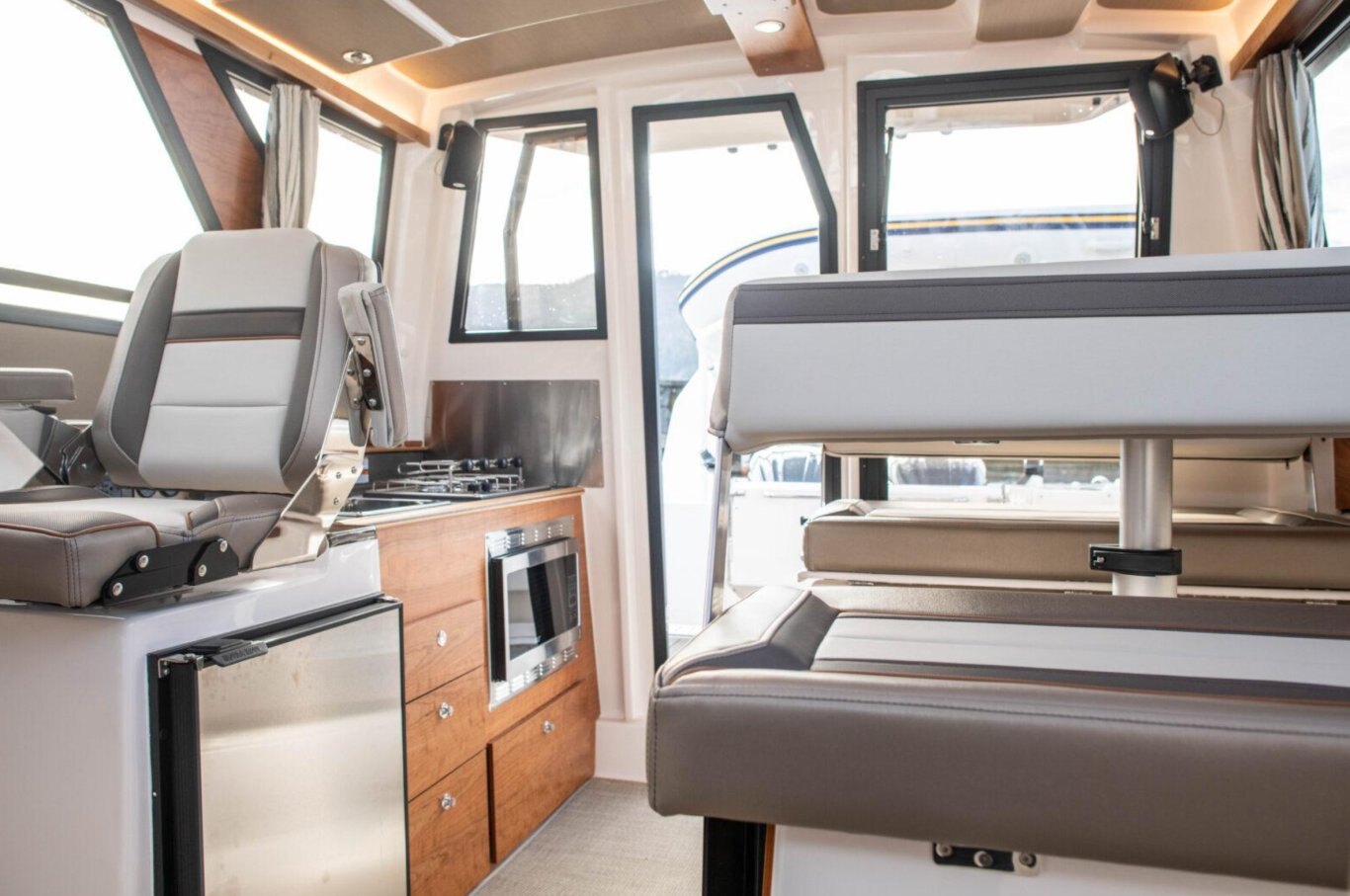 2025 Cutwater C 288 Coupe