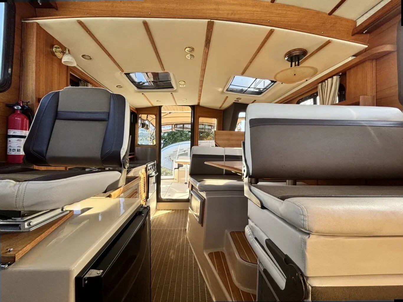 2015 Ranger Tugs R 31 CB