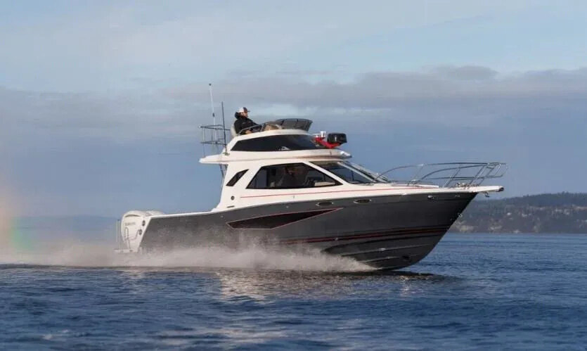 2025 Solara S 310 Sport Bridge