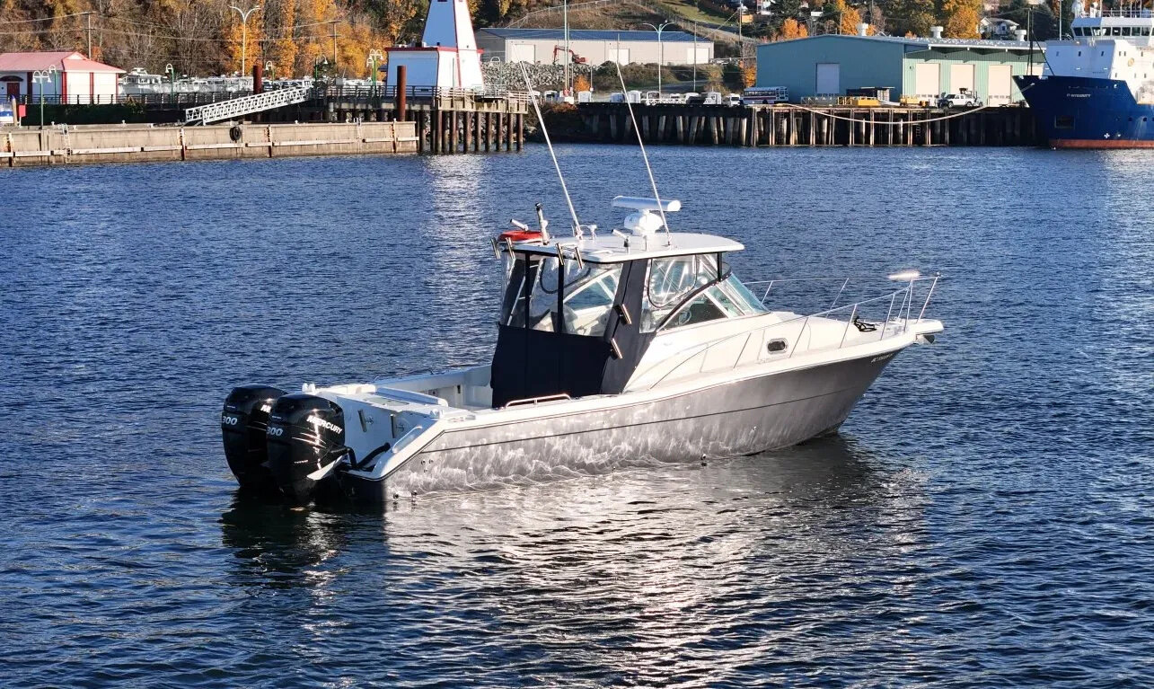 2006 Pursuit 3070 Offshore