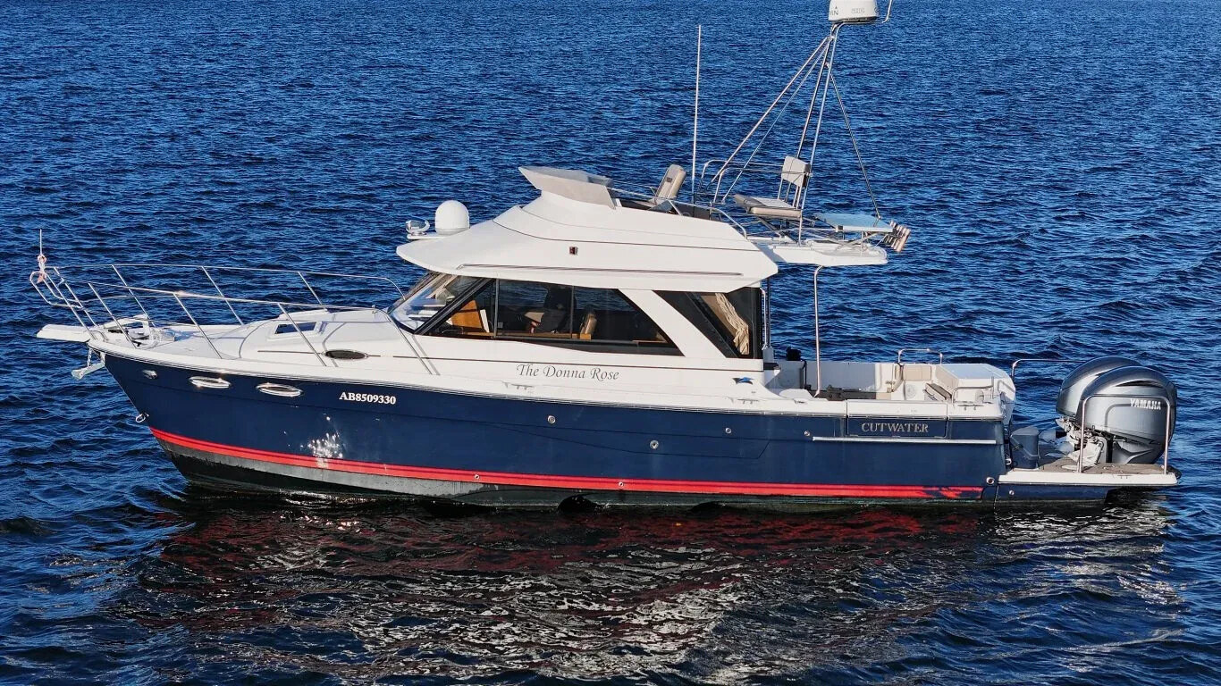 2022 Cutwater C 32 CB