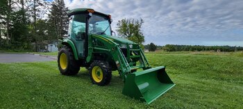 John Deere 1025R