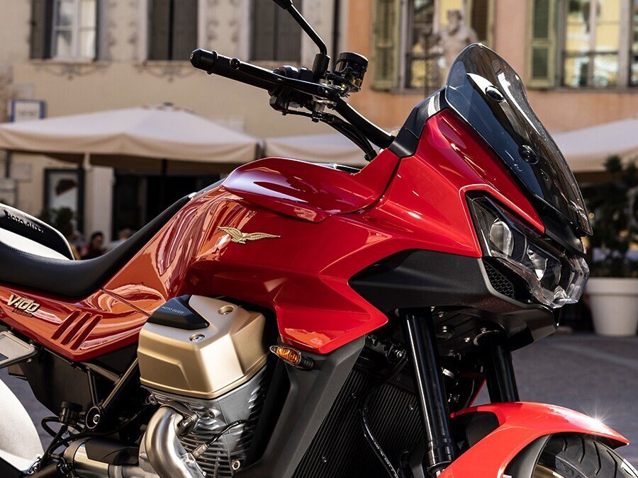 2025 Moto Guzzi V100 Mandello Rosso Magma | BRP, Aprilia, Moto