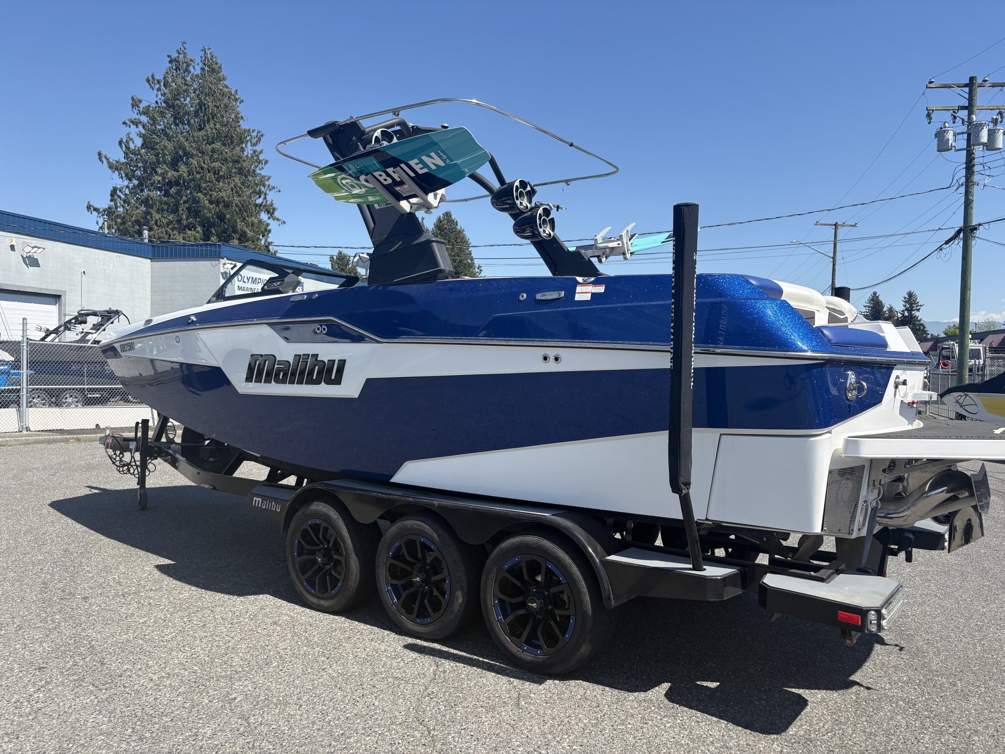 2021 MALIBU M240 ***FINANCING AVAILABLE*** AND WE DELIVER LAKE SIDE!