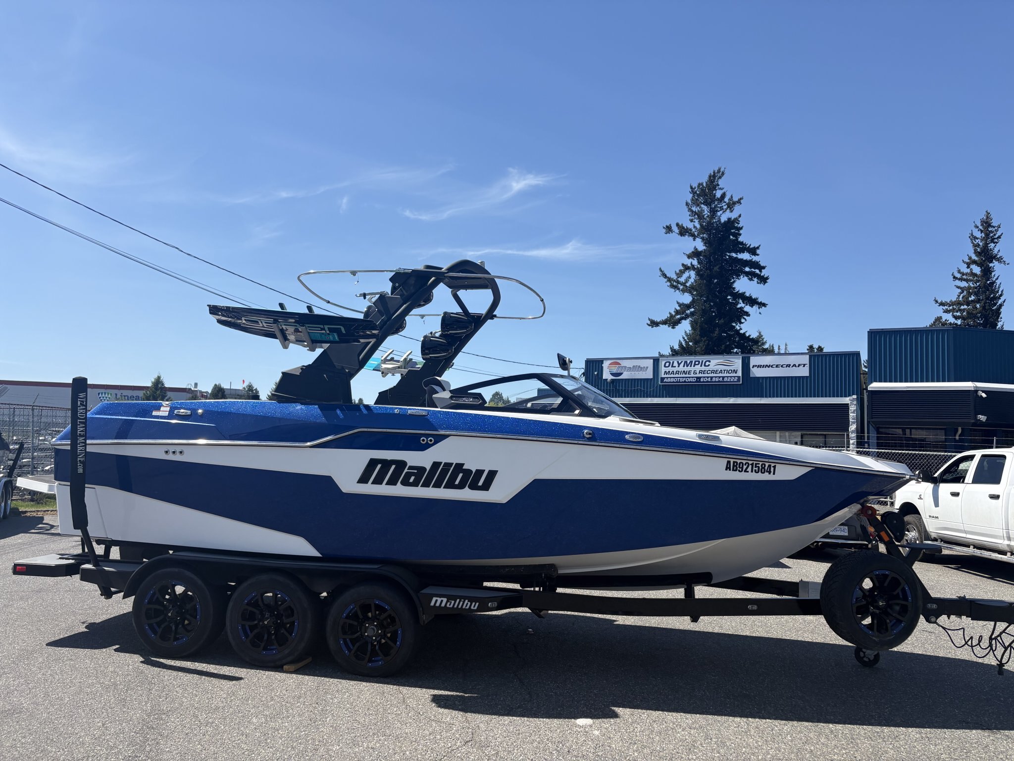 2021 MALIBU M240 ***FINANCING AVAILABLE*** AND WE DELIVER LAKE SIDE!