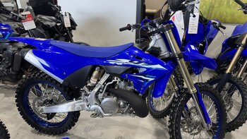 2025 Yamaha XSR700 Team Yamaha Blue