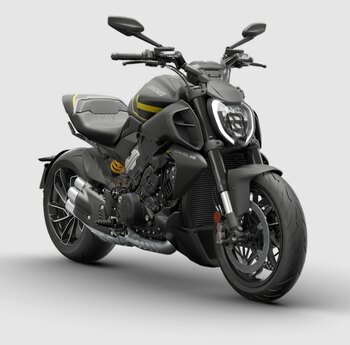 2026 Ducati Diavel V4 Ducati red