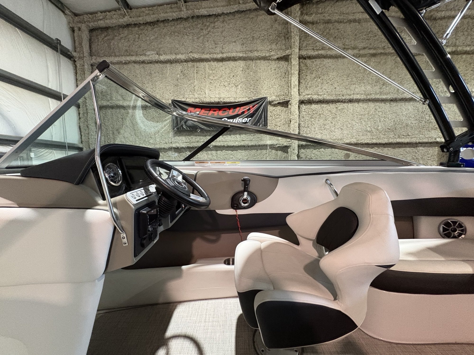 2022 Crownline 240 SS