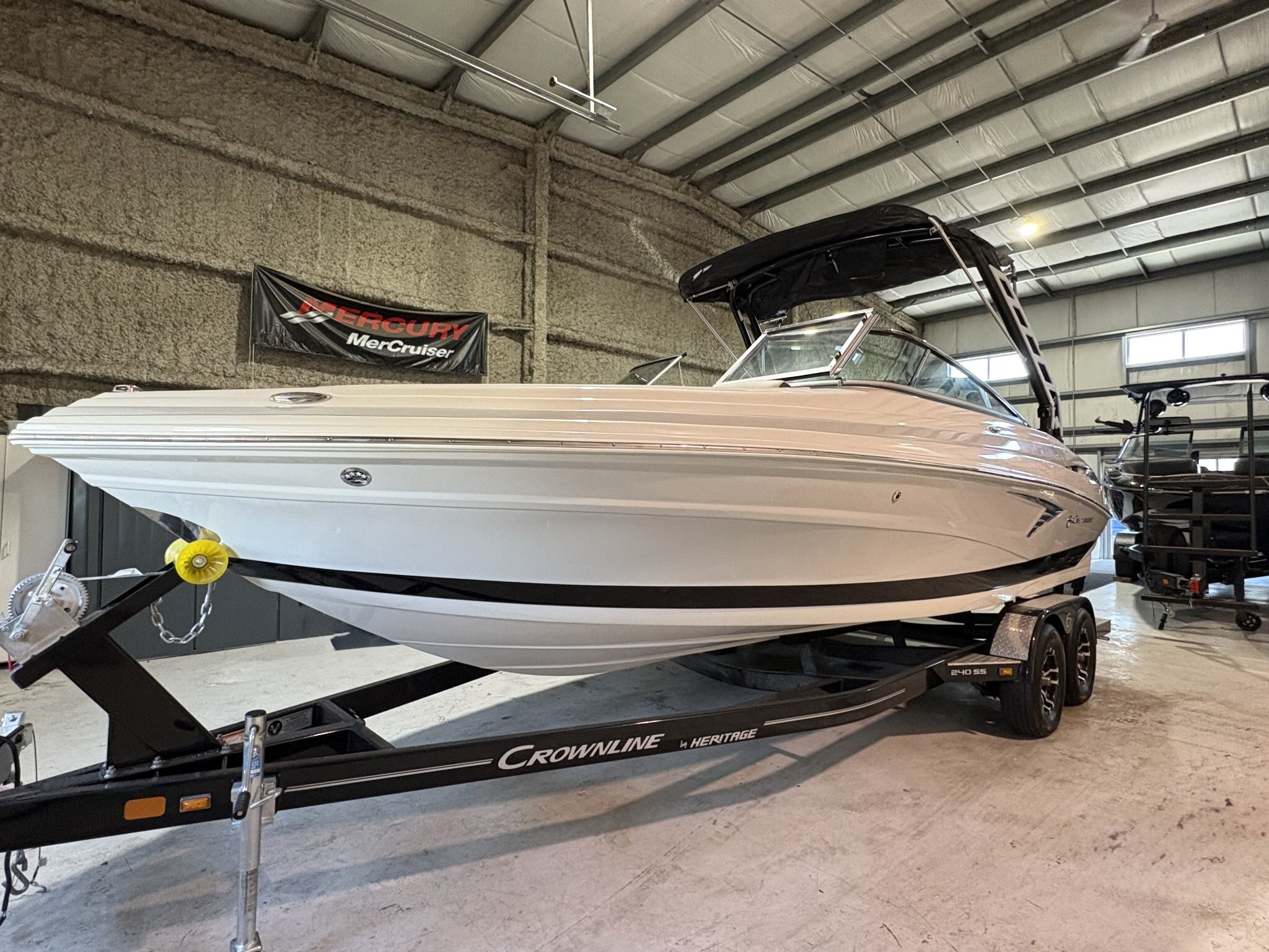 2022 Crownline 240 SS