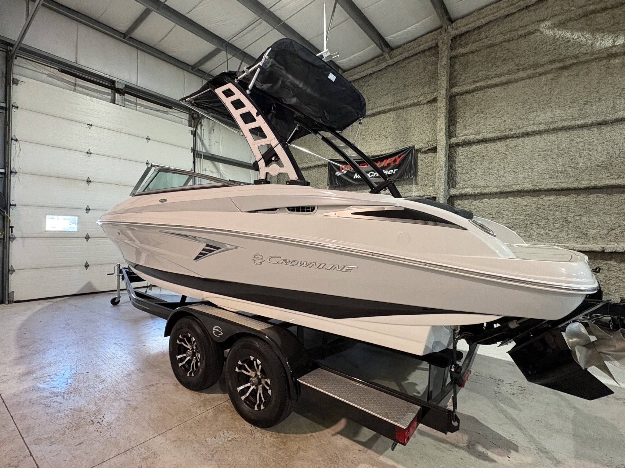 2022 Crownline 240 SS