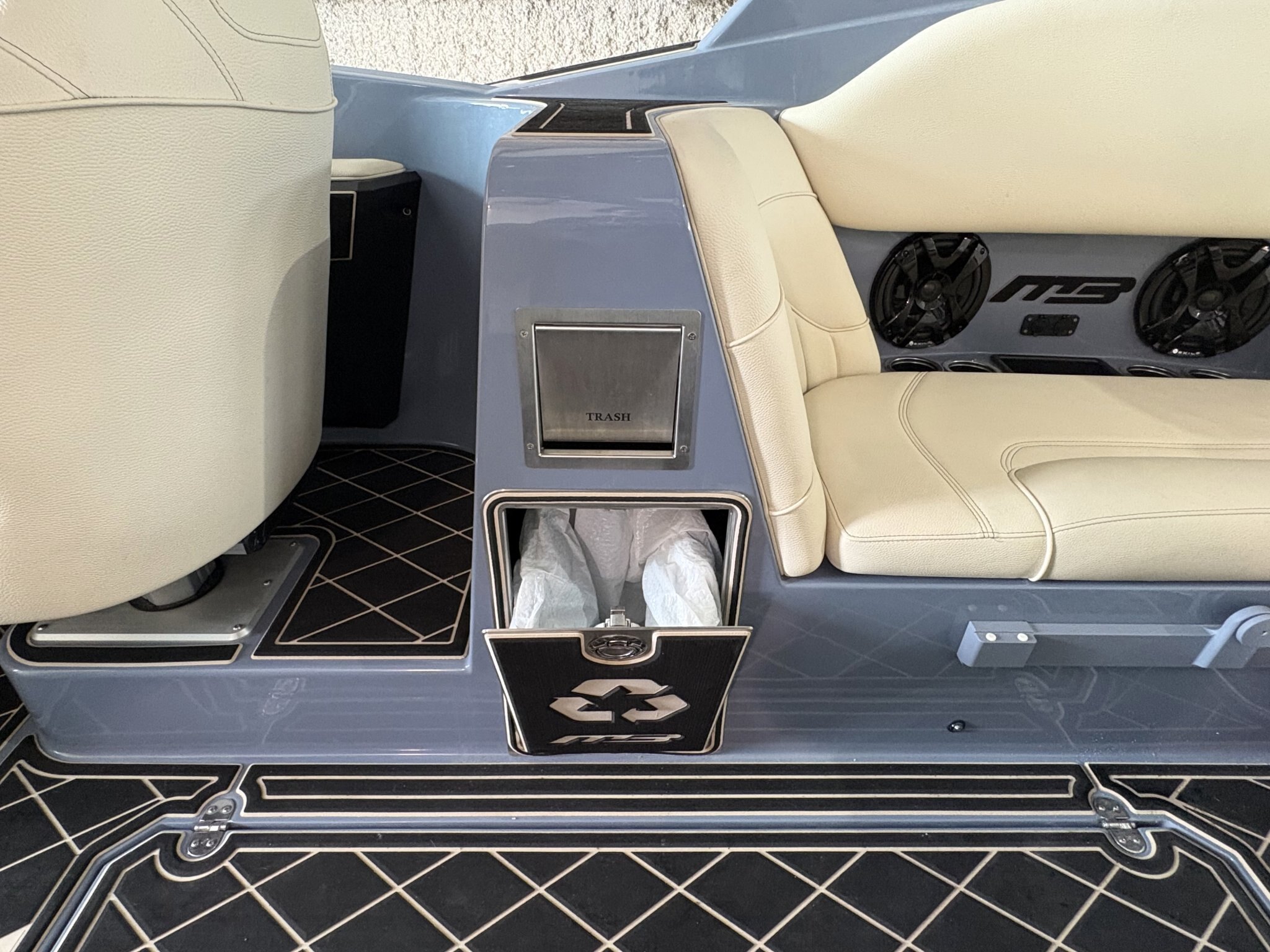 2025 MB SPORTS B52 25' ALPHA