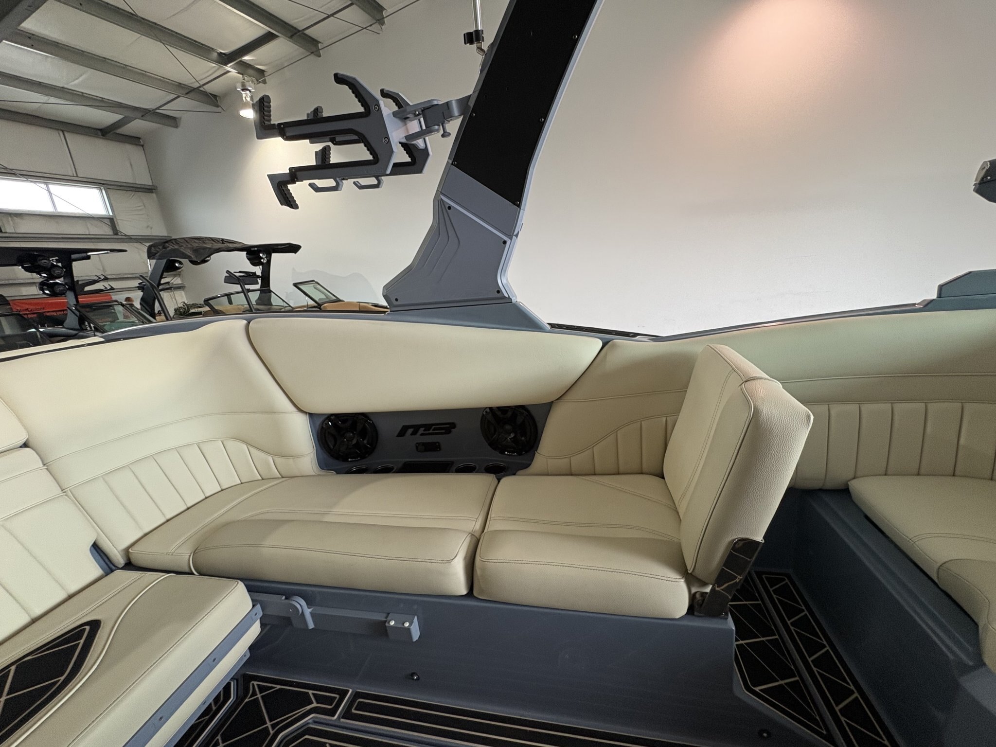 2025 MB SPORTS B52 25' ALPHA