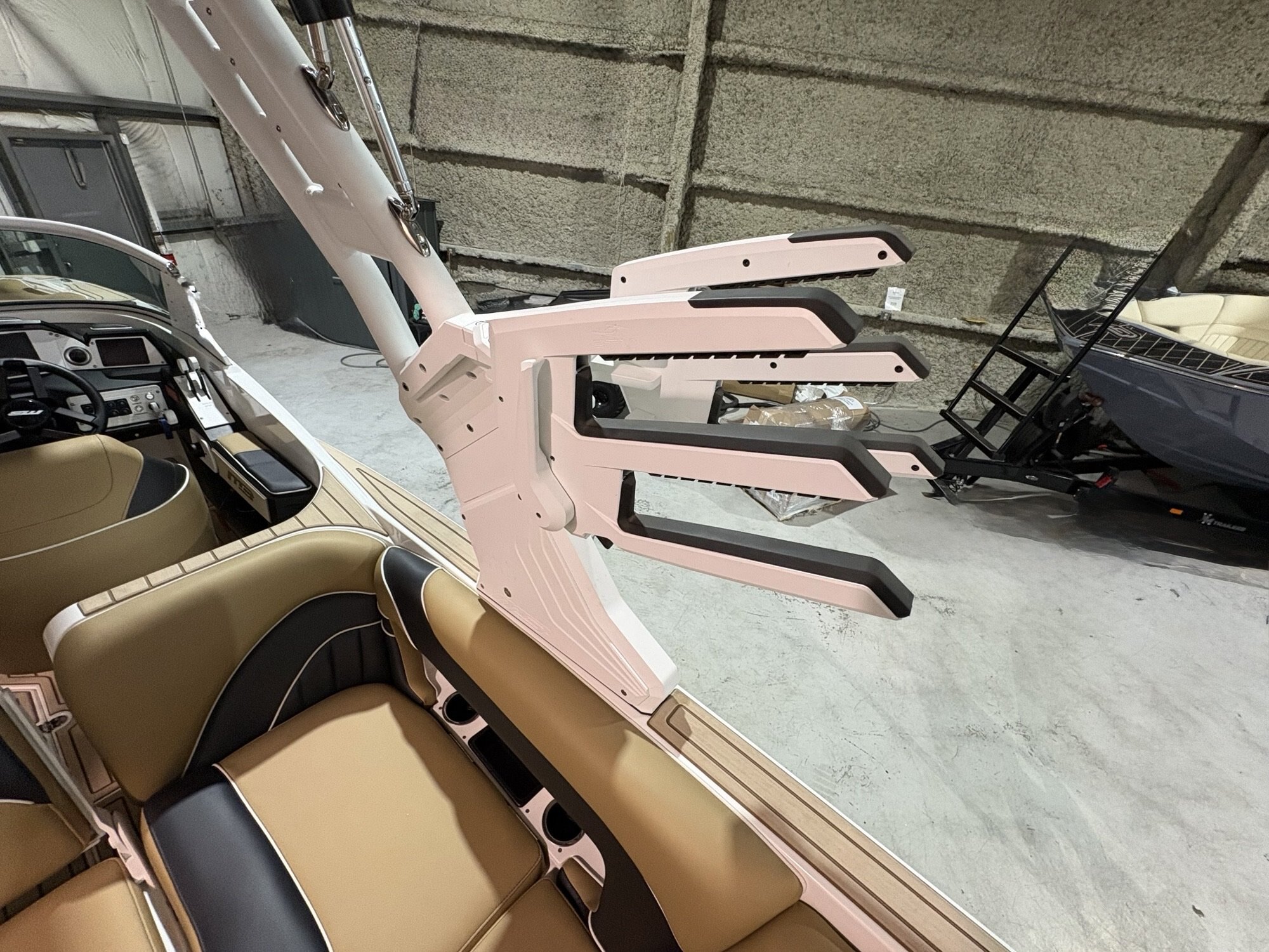2025 MB SPORTS Tomcat F22' Alpha
