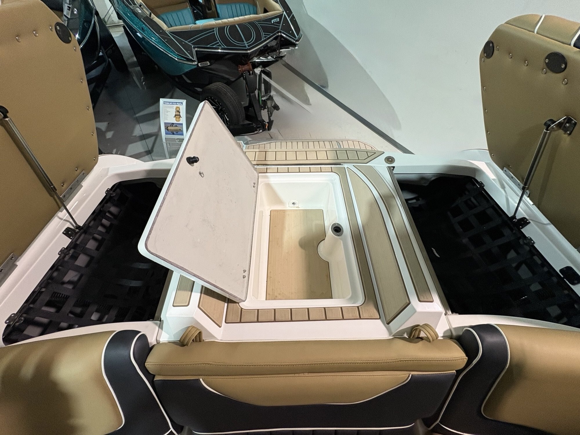2025 MB SPORTS Tomcat F22' Alpha