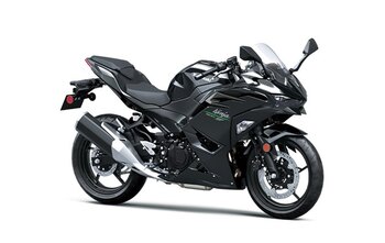 2025 Kawasaki NINJA 500 SE