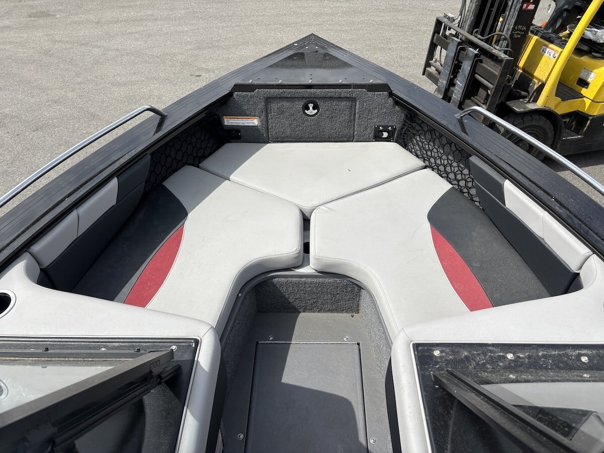 2021 Princecraft Platinum SE 186
