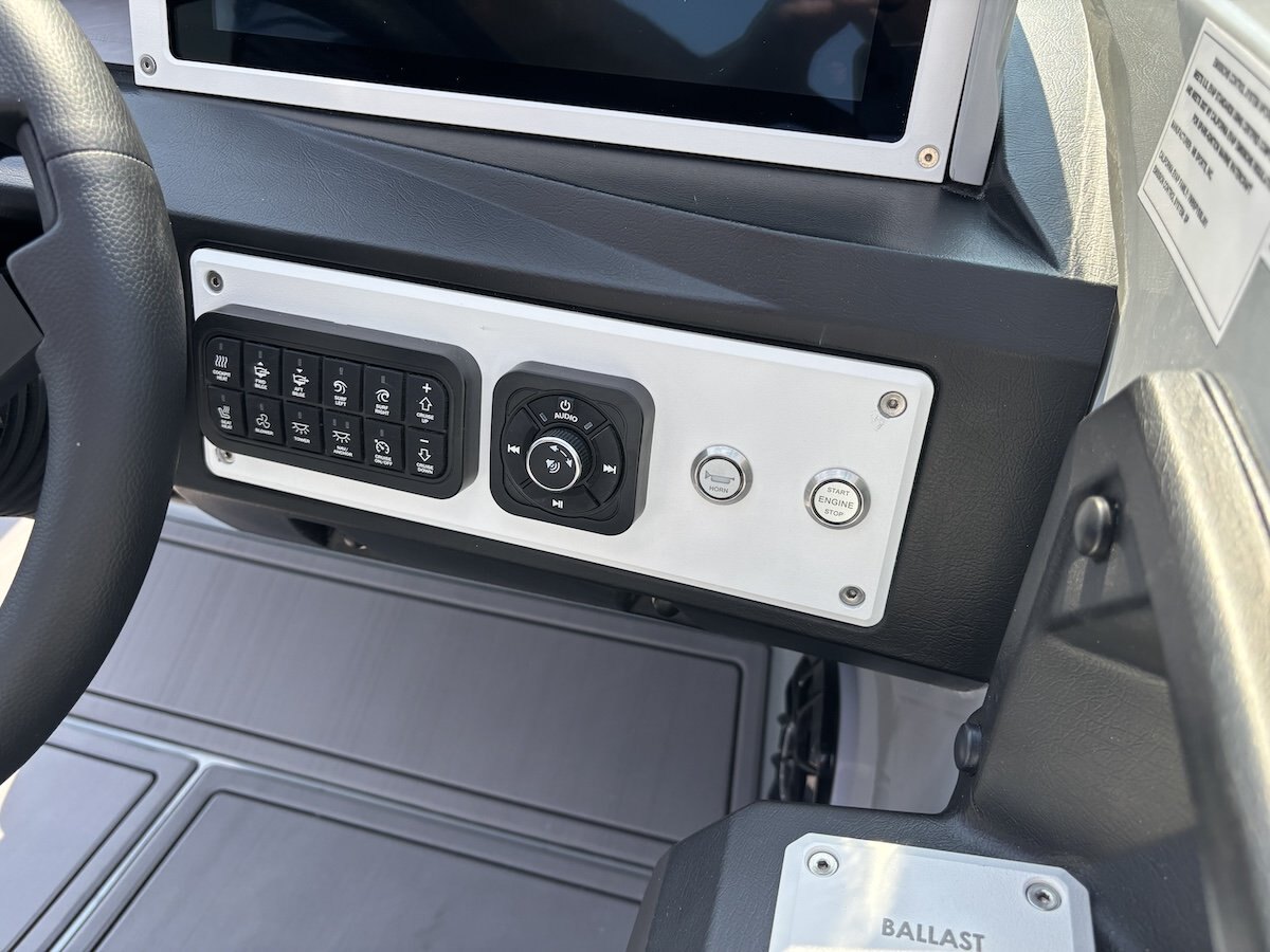 2027 MB Sports ALPHA B52 23