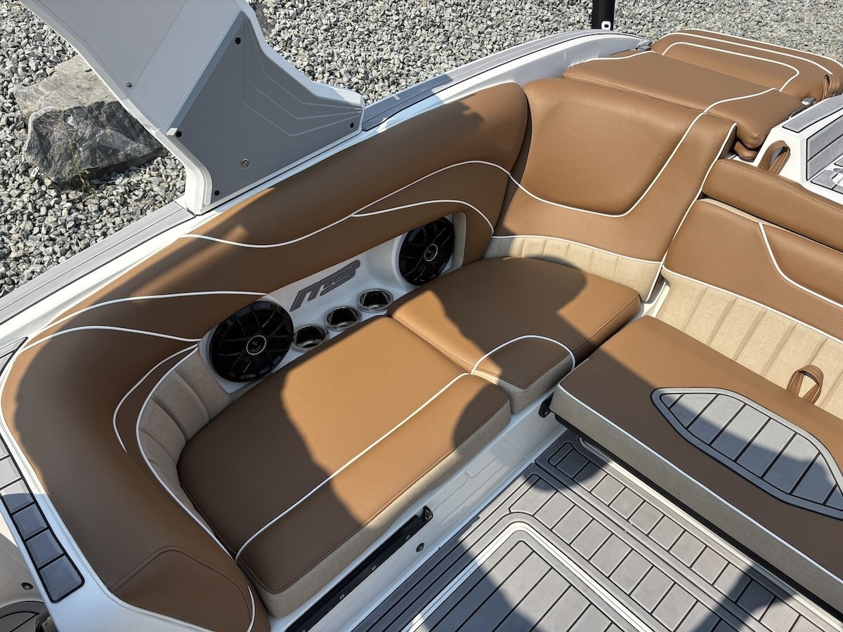 2027 MB Sports ALPHA B52 23
