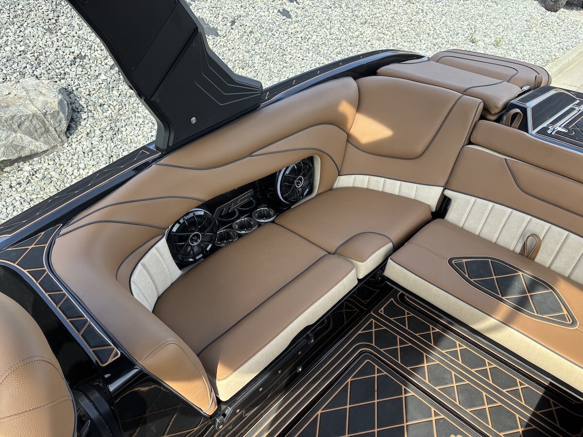2027 MB Sports ALPHA B52 23
