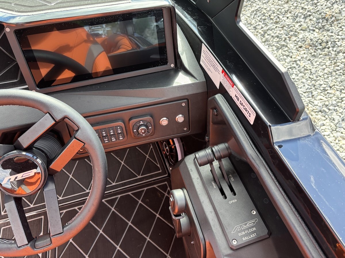 2027 MB Sports ALPHA B52 23