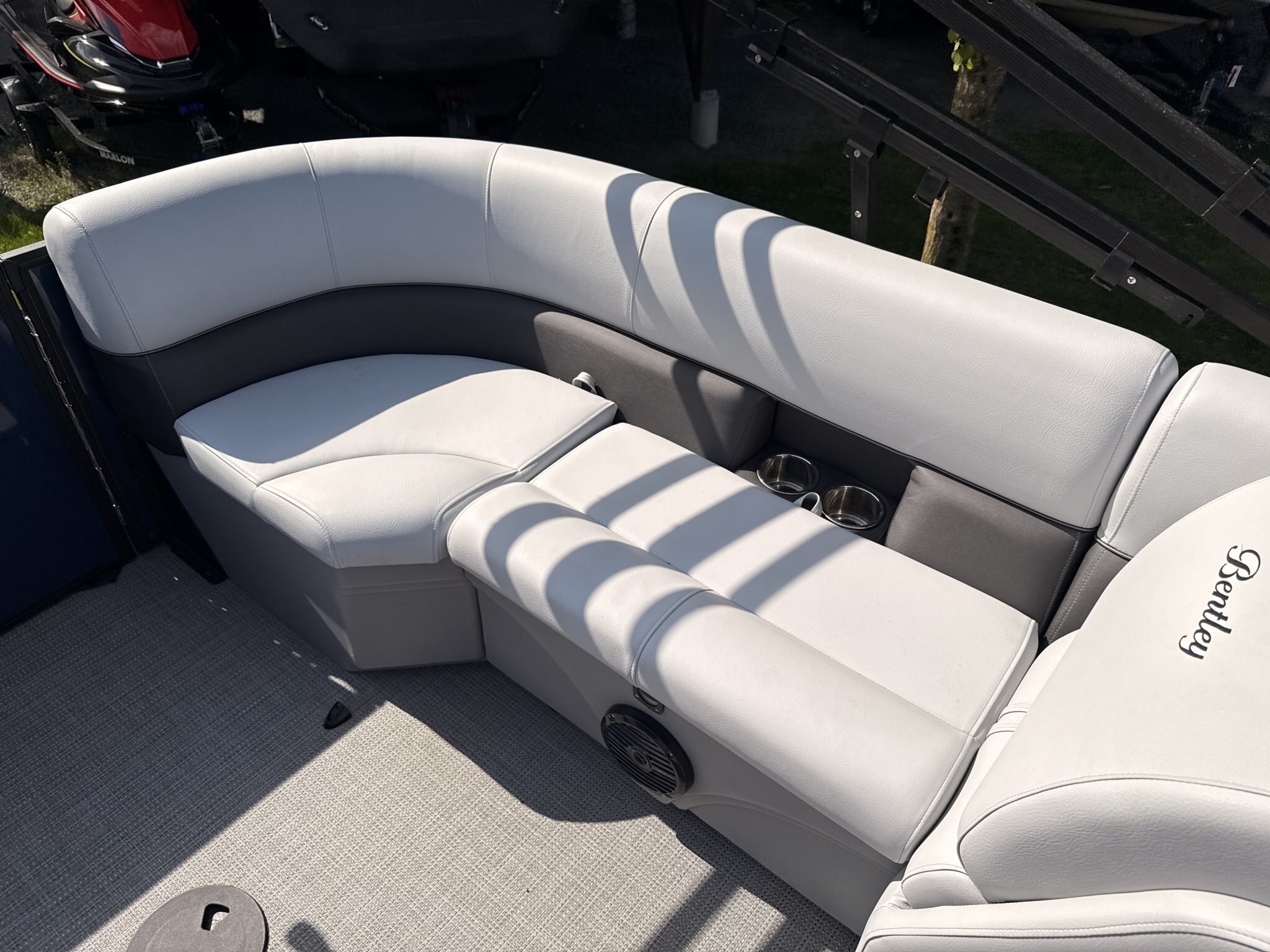 2024 BENTLEY PONTOONS FISH 223 CENTER WALK THROUGH