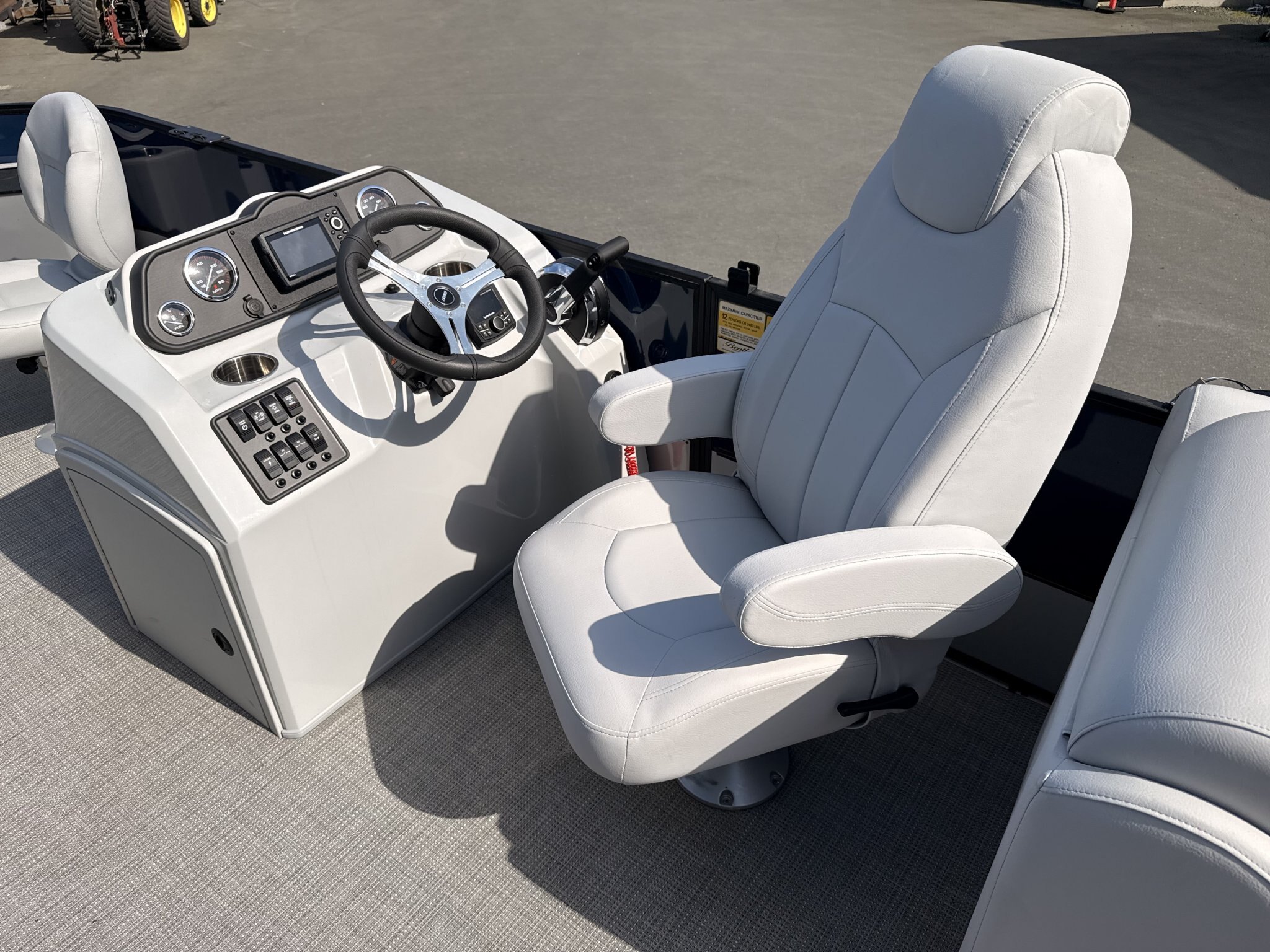 2024 BENTLEY PONTOONS FISH 223 CENTER WALK THROUGH