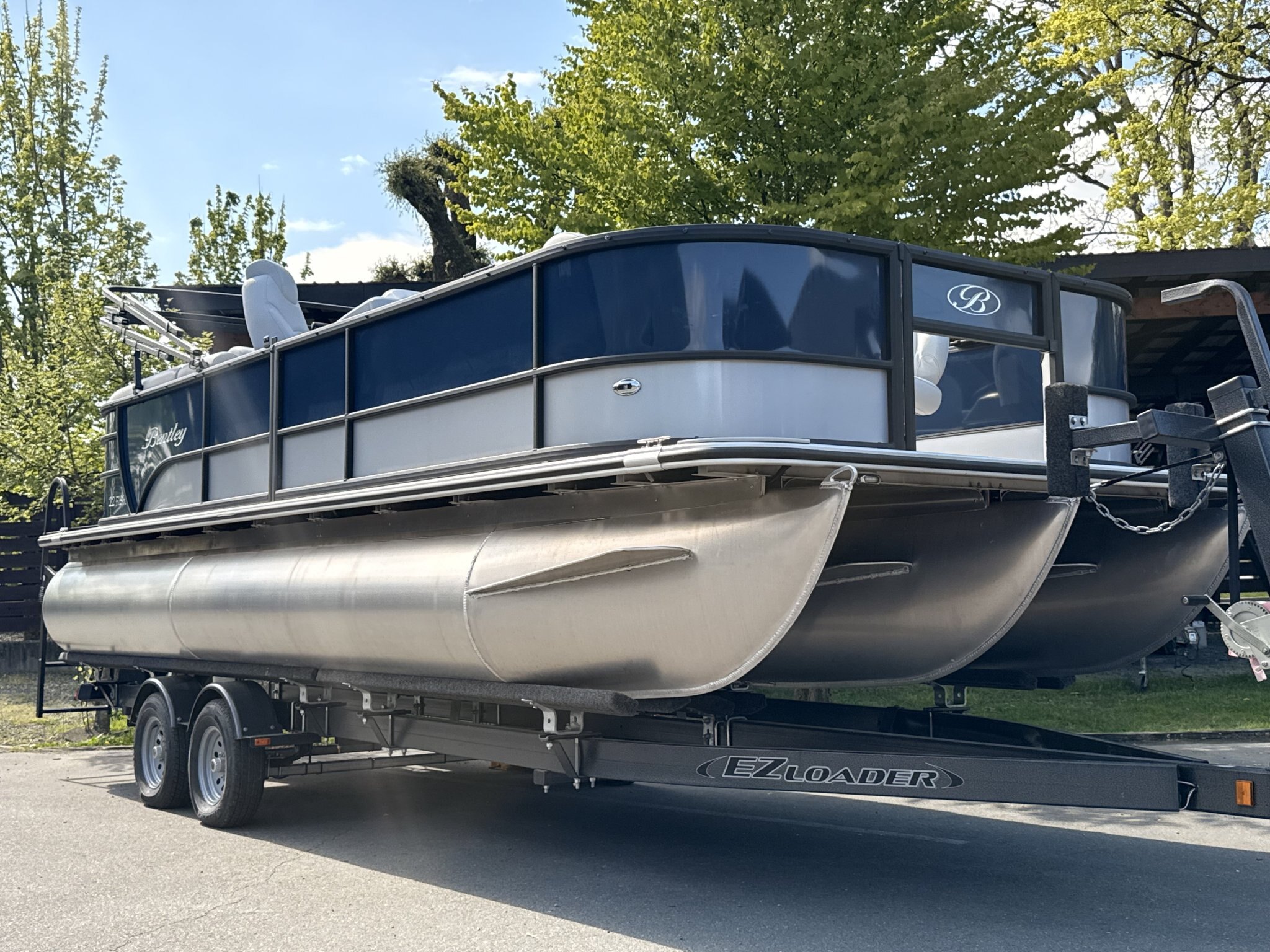 2024 BENTLEY PONTOONS FISH 223 CENTER WALK THROUGH