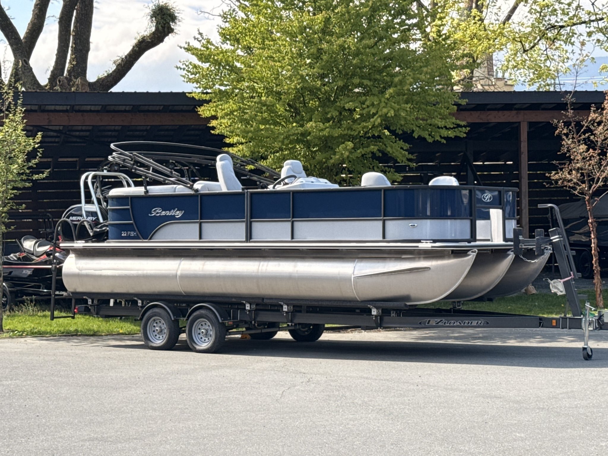 2024 BENTLEY PONTOONS FISH 223 CENTER WALK THROUGH