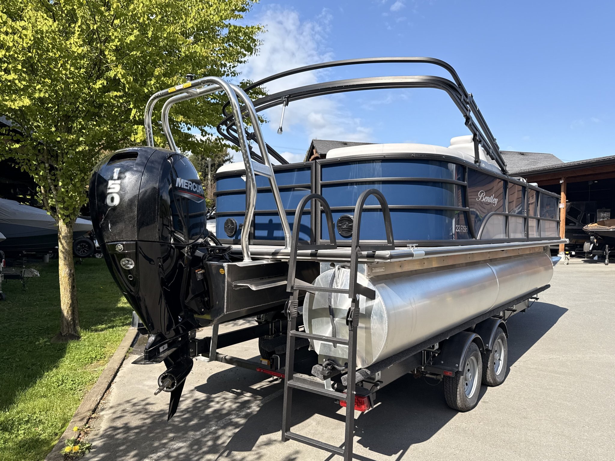 2024 BENTLEY PONTOONS FISH 223 CENTER WALK THROUGH
