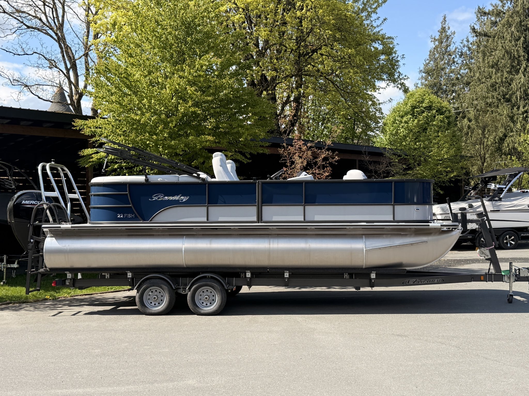 2024 BENTLEY PONTOONS FISH 223 CENTER WALK THROUGH