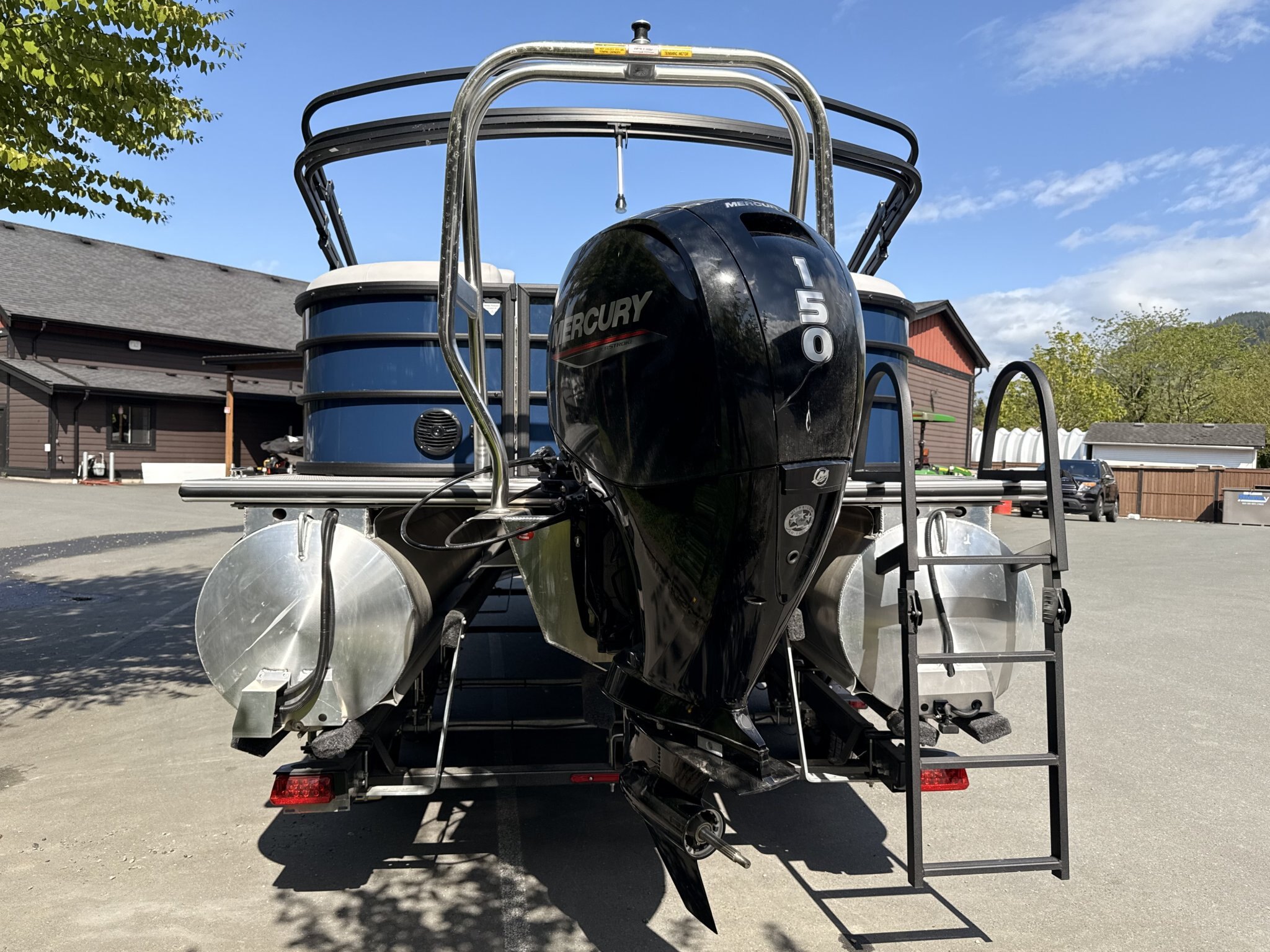 2024 BENTLEY PONTOONS FISH 223 CENTER WALK THROUGH