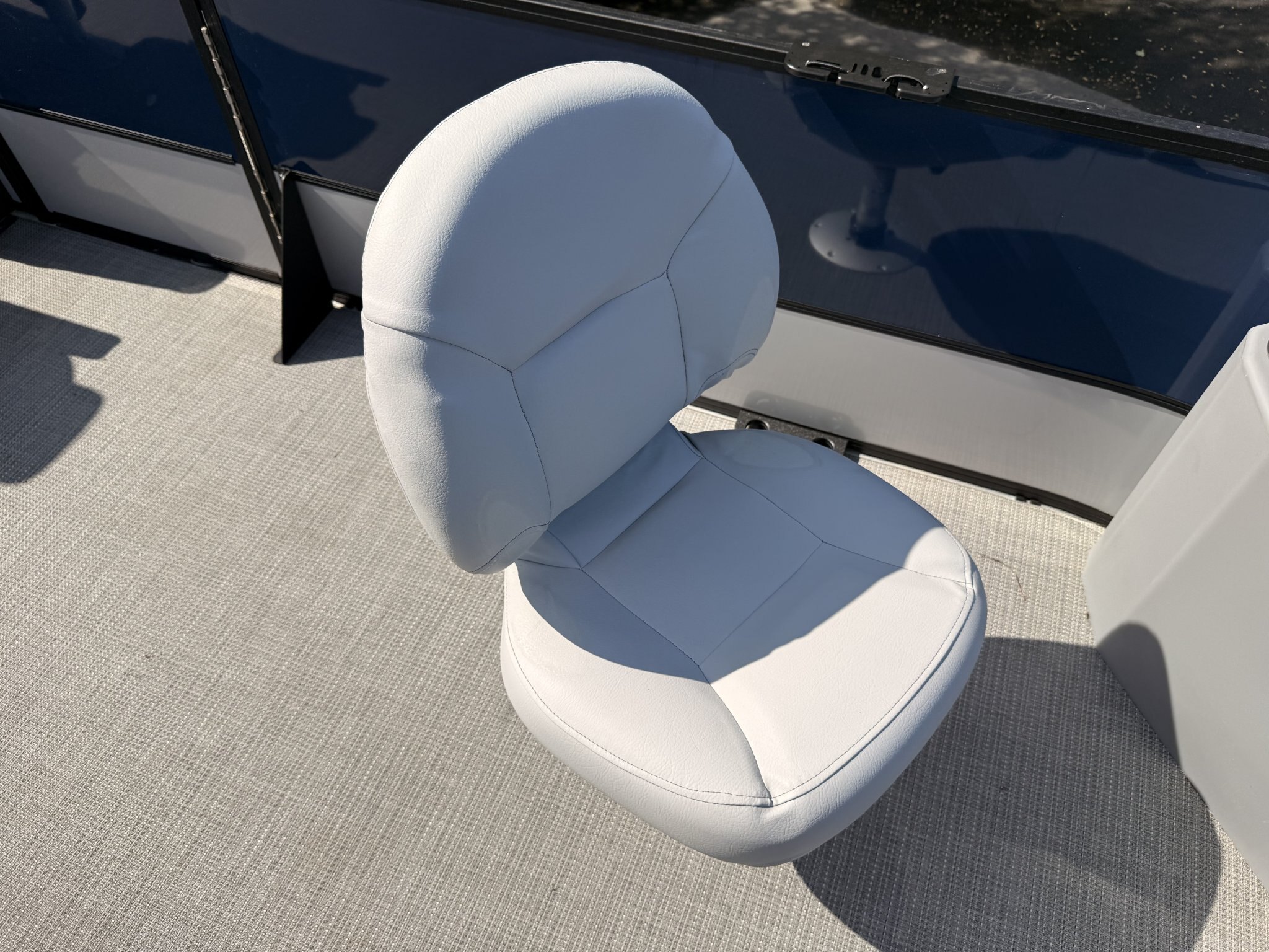 2024 BENTLEY PONTOONS FISH 223 CENTER WALK THROUGH