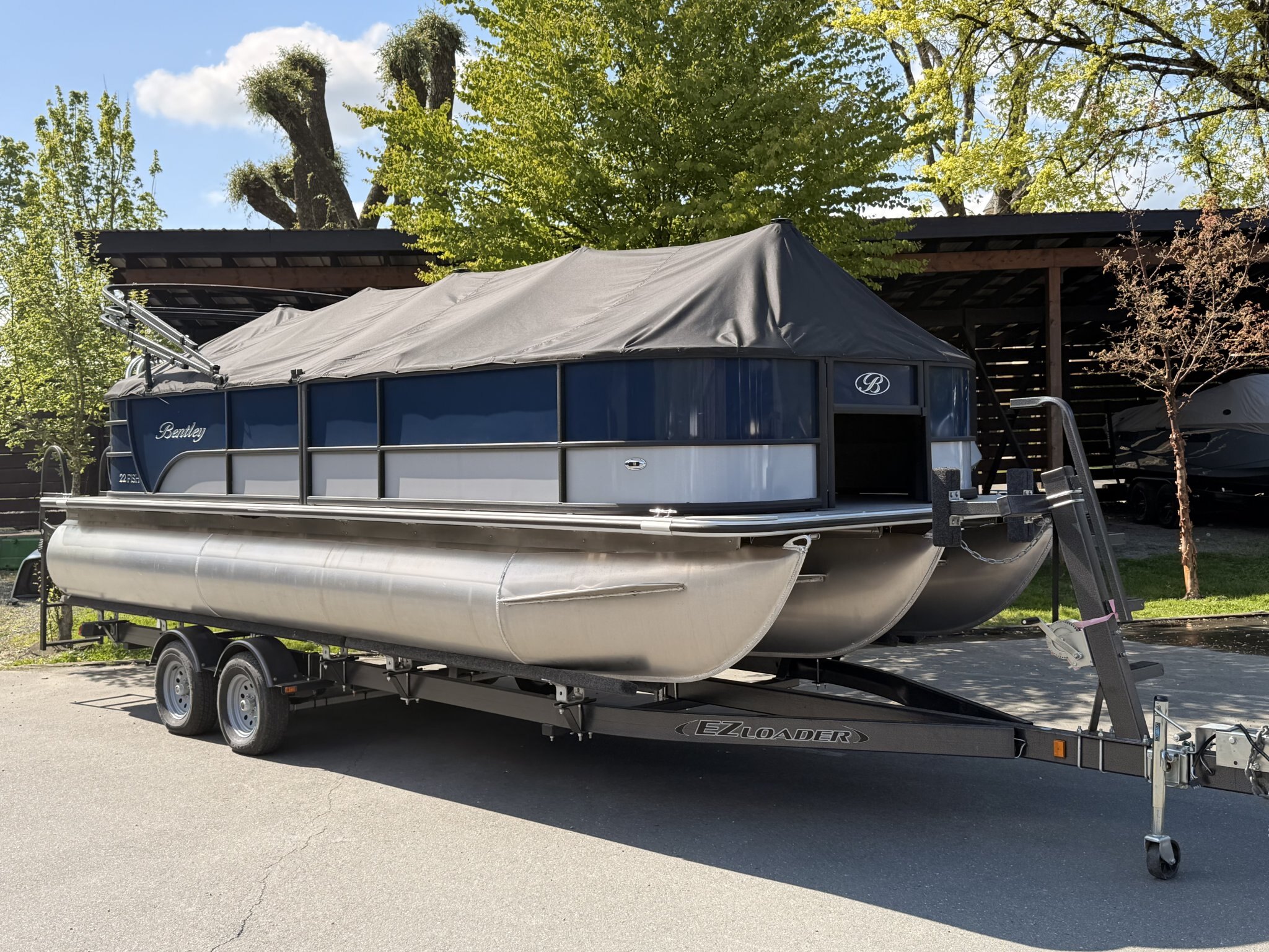 2024 BENTLEY PONTOONS FISH 223 CENTER WALK THROUGH