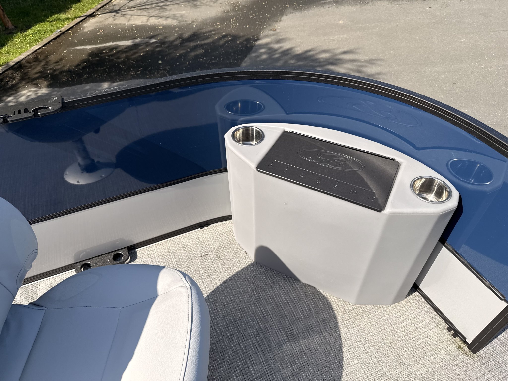 2024 BENTLEY PONTOONS FISH 223 CENTER WALK THROUGH