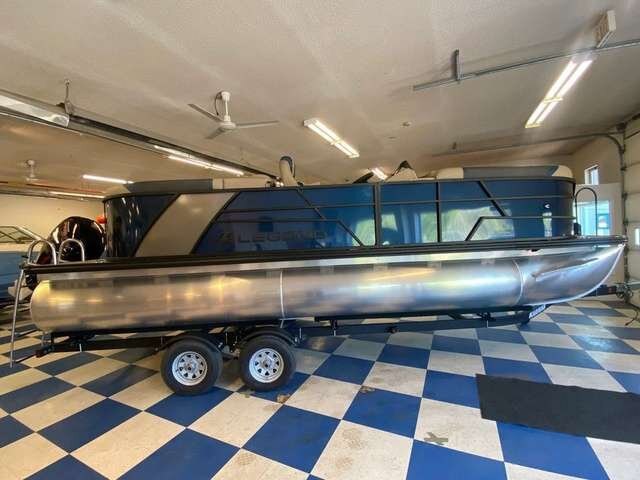 2022 Legend E Series 23 Lounge $149/week Endless Leisure, Float in Style!